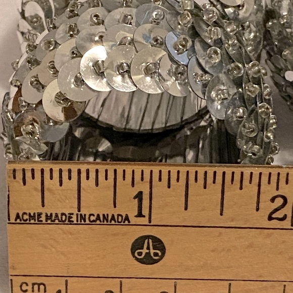 β¨NIBβ¨ 8 Sparkly Napkin Rings - Silver Sequins Wrapped on Metal Rings (2 boxes) - Picture 4 of 6